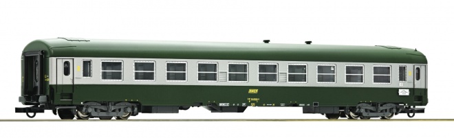 Express train passenger car 2nd class type UIC-Y<br /><a href='images/pictures/Roco/Roco-74352.jpg' target='_blank'>Full size image</a>